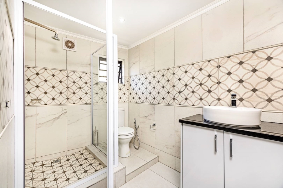 8 Bedroom Property for Sale in Plattekloof Western Cape